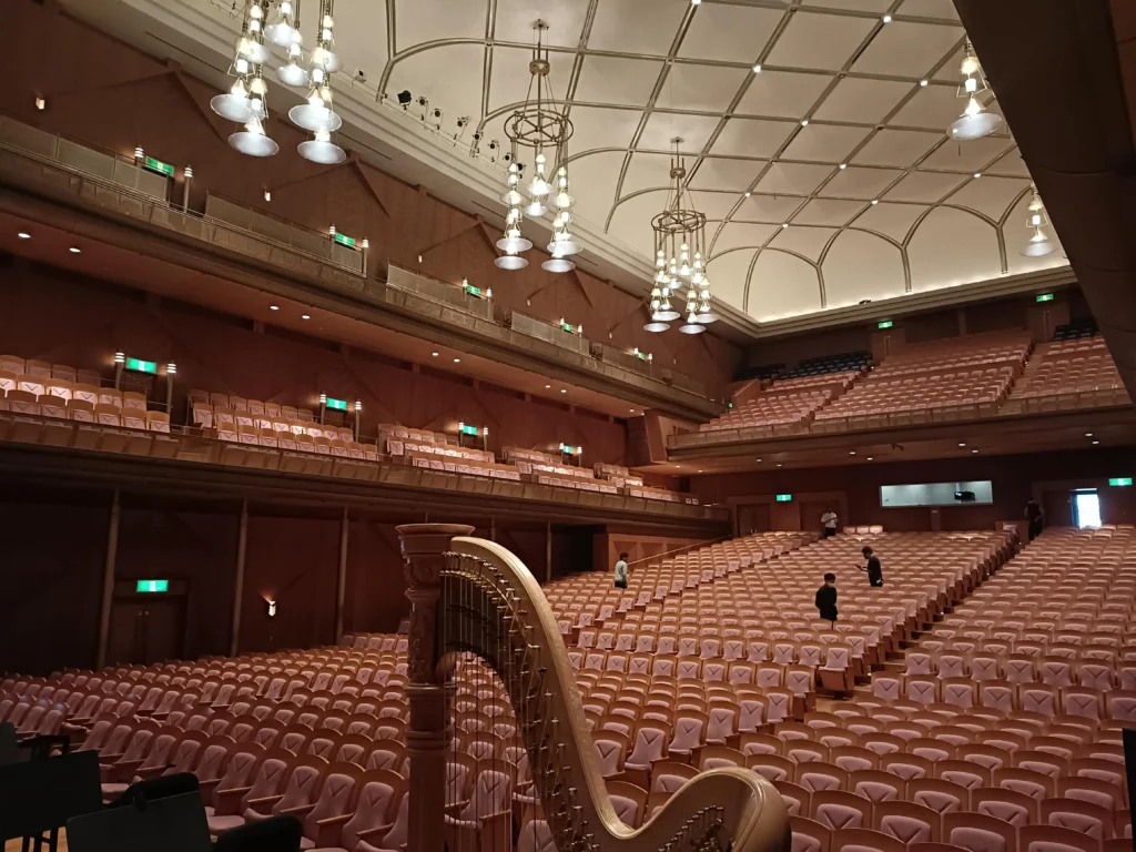 Post 4.6 Tour Japan-min